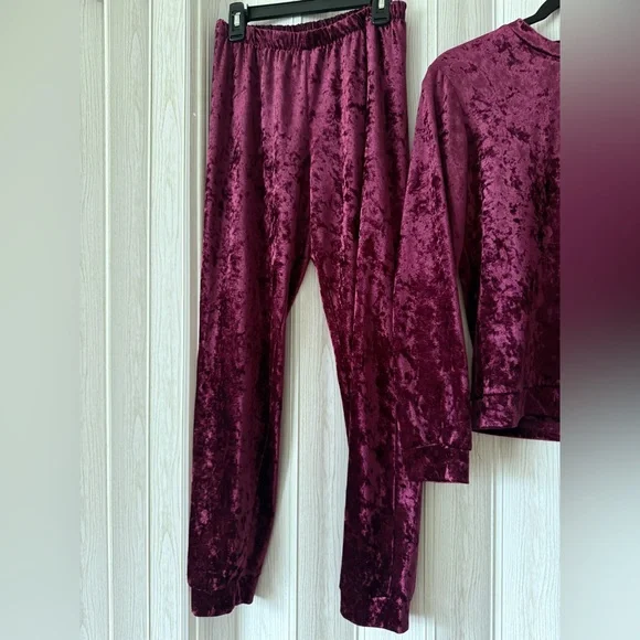 Purple Velvet Two-Piece Lounge Set - Picture 3 of 5